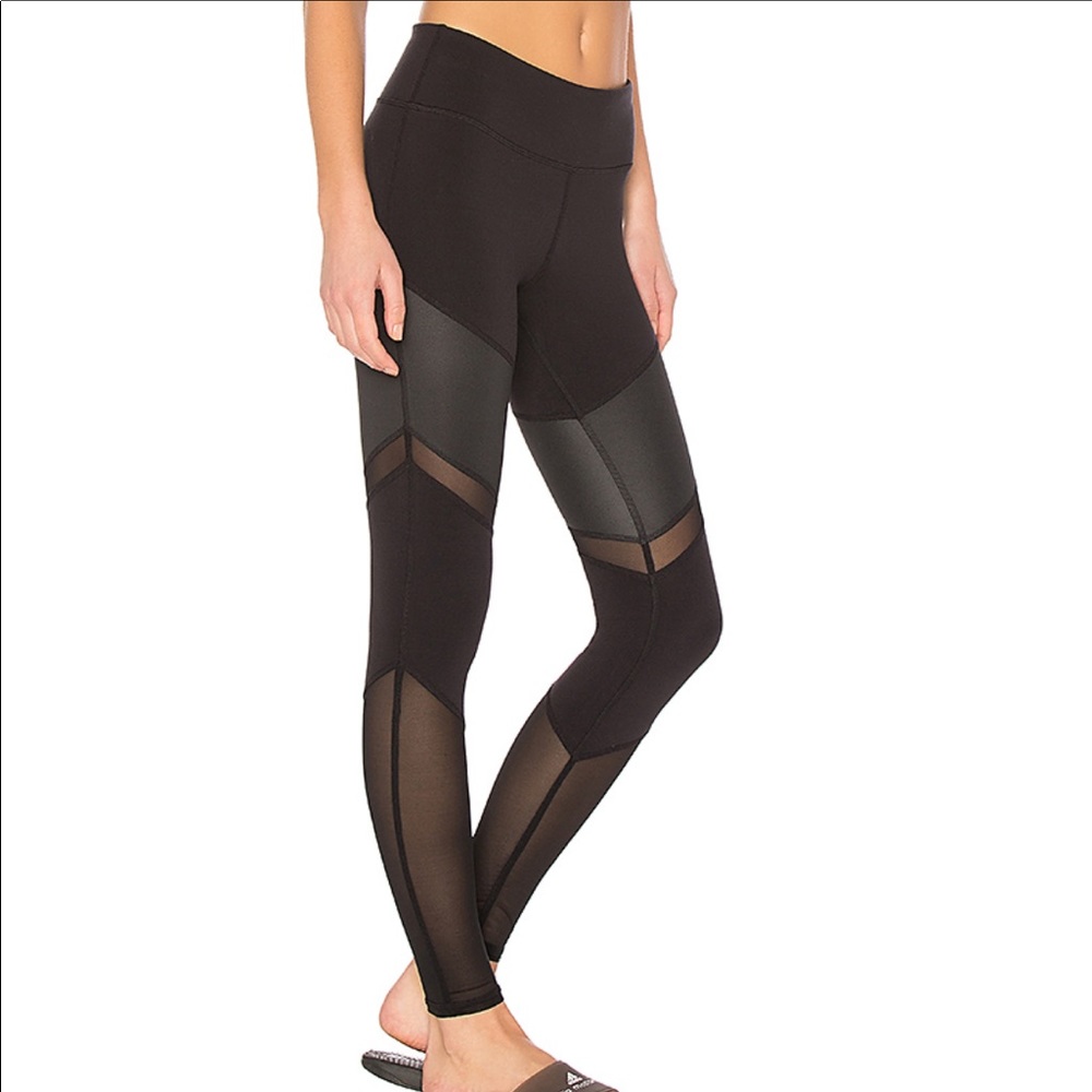 Alo Yoga - Sheila Legging - Black - Medium
